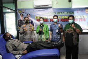 Kegiatan Donor Plasma Konvalesen Belasan Personel Polres Kota Probolinggo