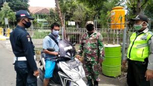 Area Perumahanpun Tak Luput Jadi Sasaran Operasi Penegakan Disiplin Prokes Satgas Covid-19