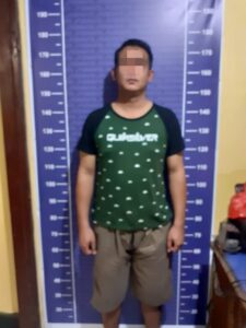 Personel Unit Reskrim Polsek Pesantren menangkap Sukma (27) warga Kelurahan Bawang Kecamatan Pesantren Kota Kediri.