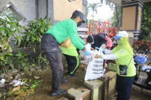 Clean Up Bareng Mitra Lingkungan Warnai Peringatan Hari Peduli Sampah Nasional