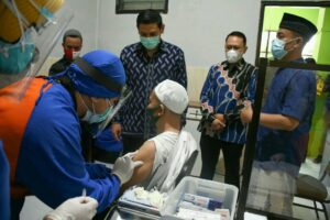 Wali Kota Kediri: Para kyai dan Ulama Divaksin Agar Lebih Aman Dalam Mengajar Para Santri