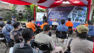 BEA CUKAI KOTA KEDIRI MUSNAKAN obat-obatan ilegal serta ribuan rokok ilegal