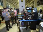 Tinjau Bandara Soetta H-1 Natal, Kapolri Minta Pengawasan Ketat Masa Karantina PPI
