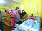 Tinjau RS Korban Erupsi Semeru, Kapolri Instruksikan Beri Perhatian Khusus ke Lansia, Ibu Hamil dan Anak