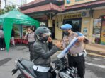 Propam Polres Madiun Kota Tertibkan Penggunaan Aplikasi Peduli Lindungi Bagi Personil Maupun Warga Masyarakat
