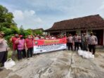 Kapolres Madiun Kota  Bagikan  Langsung Sembako Bersama  SBMR