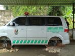 Tega Empat Roda Ambulan Desa yang Sedang Diparkir Dicuri