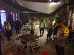 Ingatkan Prokes Tim Pamor Keris Gabungan Polresta Malang Kota Datangi Tempat Hiburan Malam dan Café