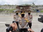 Kapolda Jatim Mengecek Lokasi Tanah Longsor di Tol Pandaan – Malang
