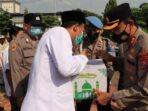 Kapolres Tuban Serahkan Penghargaan dan Bingkisan Lebaran untuk Anggota dan Mitra