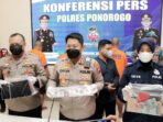 Polres Ponorogo Amankan 3 Orang LSM Dan Wartawan Karena Memeras Seorang Gay