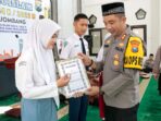 Polisi Peduli, Kapolres Jombang Berikan Santunan dan Bea Siswa Bagi Pelajar Berprestasi