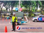 Kasat Lantas Polres Gresik Beserta Dishub Kabupaten Gresik Gencarkan Sosialisasi sistem One way ( Satu Jalur) Di Alun-Alun Gresik