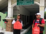 Jumat Berkah,Yayasan Yayuk Edi Peduli Bagikan Nasi Kotak Di Masjid Mambaul Ma’arif Desa Ngingas Waru