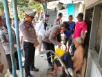 Quick Respon, Kapolsek Wonoayu Turun Besuk Warga Sakit Diabet