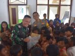 Polres Bondowoso dan Kodim 0822 Berikan Bantuan Peralatan Sekolah Untuk Pelajar Terdampak Banjir