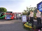 KAPOLRESTABES SURABAYA BERANGKATKAN BALIK MUDIK GRATIS TUJUAN JAKARTA