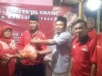 PAC PDI Perjuangan Tanggulangin Adakan Giat Bagi Takjil Dan Buka Bersama