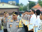 Kapolda Jatim Beri Penghargaan Puluhan Personel Polri dan PNS serta Masyarakat Umum