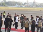 Kapolda Bali mendampingi Kapolri dan Panglima TNI Sambut Kedatangan Presiden RI di Pulau Bali