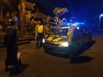 Rutinitas Blue Light Patrol Polsek Abiansemal Sambangi Tempat Suci