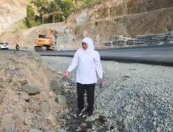 Tiga Bulan Harus Selesai, Gubernur Khofifah Instrusikan Perbaikan Jalan Rusak di Jember