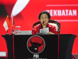 Megawati Minta Para Kepala Daerah Kader PDIP Tak Ikut Retreat Magelang, Buntut Hasto Ditahan?