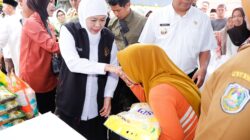 Pasar Pangan Murah di Situbondo, Gubernur Khofifah  Pastikan Sembako Terakses Masyarakat dengan Harga Terjangkau