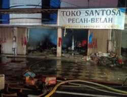 Tujuh Ruko Ludes Terbakar Dahsyat di Pasar Malam Boldi Kota Malang