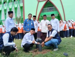 Menuju Ponpes Ramah Lingkungan dan Tahan Banjir, Darul Huda Mayak Tanam 150 Biopori
