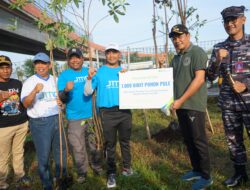 Hijaukan Sidoarjo, Bupati Subandi Pimpin Kerja Bakti di Taman Juanda