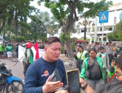 6.500 Ojol Geruduk Kantor Gubernur Jatim, Aplikator Dituding Culas