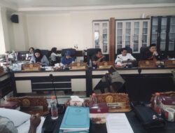 Benteng Keluarga, Komis D DPRD Surabaya Dorong Parenting Lindungi Anak