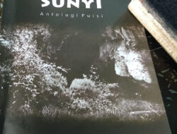 Lewat Sehelai Waktu Herry Menikmati Mata Air Sunyi