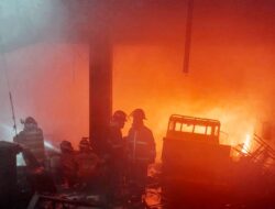 BREAKING NEWS : Rumah Megah Simpang Wilis Kota Nyaris Ludes Dilalap Api