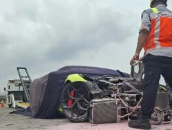 Lamborghini Hancur Lebur di Tol Jombang, Tabrak Ignis dan Guardrail
