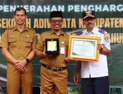 Pemkab Tuban Berikan Penghargaan Sekolah Adiwiyata dan Kampung Idaman