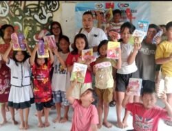 Peduli Pendidikan, MRD Grup Rutin Gelar Jumat Berkah dengan Berbagi Alat Sekolah