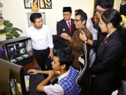 Apresiasi Animator Game Roblox Asal Blitar, Plt Gubernur Emil Beri Hadiah Laptop