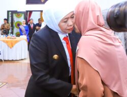 Gubernur Khofifah Serahkan Santunan Untuk Korban Laka Kereta Api di Magetan