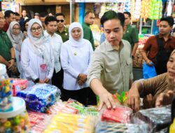 Wapres Gibran dan Gubernur Khofifah Blusukan ke Pasar Rogojampi Banyuwangi