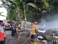 Gudang Rongsokan di Tuban Hangus Terbakar, Kerugian Capai Rp35 Juta
