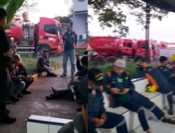Puluhan Sopir Truk Tangki Mogok Kirim BBM Pertamina