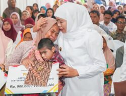 Gubernur Khofifah Salurkan Bantuan Rp 5,935 Miliar di Kabupaten Madiun