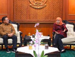 Gubernur Khofifah Ajak Bulog Sinergi Salurkan Bahan Pokok Lewat Koperasi Merah Putih