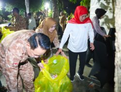 Gubernur Khofifah Turun Langsung Pastikan Taman Apsari Bersih dan Pulih Pasca Pesta Rakyat
