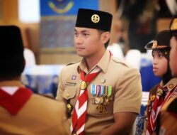 Dinilai Aktif Berikan Dukungan, Bupati Tuban Terima Piagam Tanda Penghargaan Lencana Darma Bakti