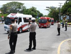 Polres Madiun Kota Gelar Pelayanan Gatur lalin terhadap rombongan Pengesahan IKS PI di Buduran