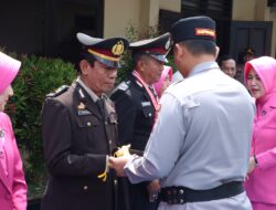 Polres Madiun Kota Lepas Personel Purna Bhakti, Kapolres Sampaikan Apresiasi Pengabdian