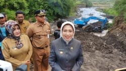 Masyarakat Desa Gesang Gotong Royong Perbaiki Irigasi Dam Klerek